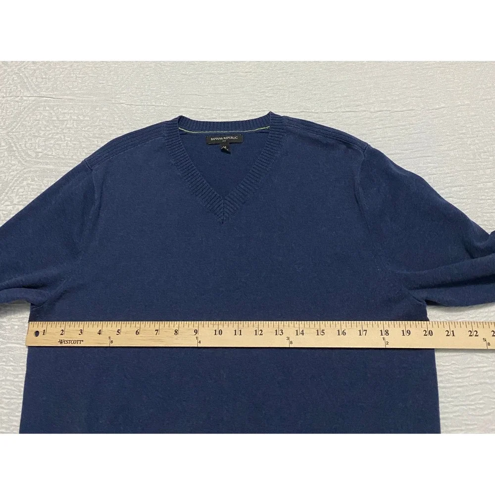 Banana Republic Mens V‎ Neck Sweater Medium Blue Cotton Knit Long Sleeve